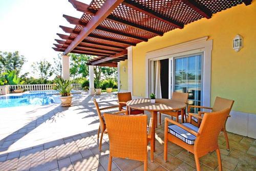 Ferrarias Villa Sleeps 12 Pool Air Con Wifi