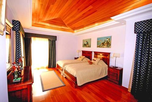 Ferrarias Villa Sleeps 12 Pool Air Con Wifi