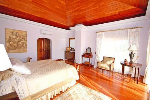 Ferrarias Villa Sleeps 12 Pool Air Con Wifi