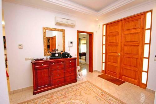 Ferrarias Villa Sleeps 12 Pool Air Con Wifi