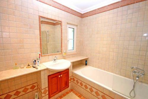 Ferrarias Villa Sleeps 12 Pool Air Con Wifi