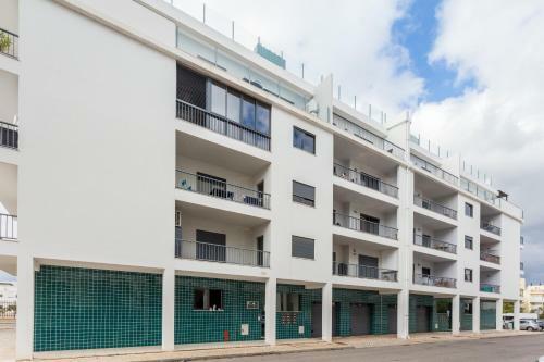 Lagos Marina Apartment With Pool & Gym