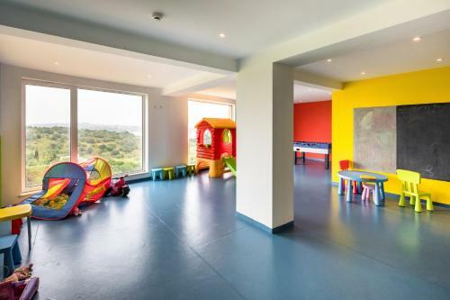 Pool And Sea View Apartment