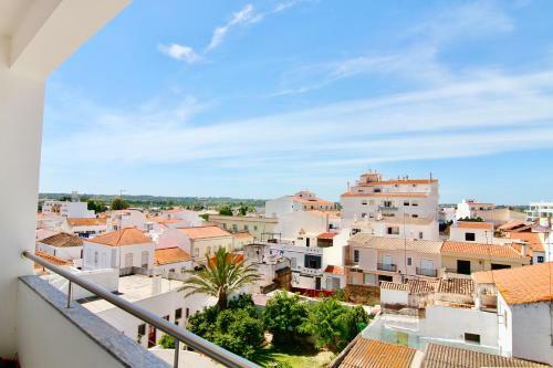 Lovelystay - Luminous 3bdr Apartment In Lagoa