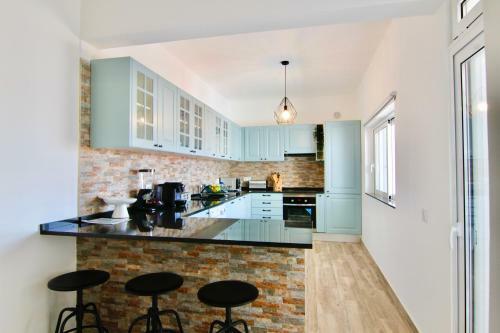 Lovelystay - Luminous 3bdr Apartment In Lagoa