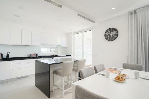 Well Located Apartment, Vila Ancora, Porto de Mos