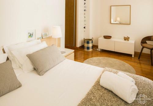 Modern And Comfort Apartment 25 By Lisbonne Collection