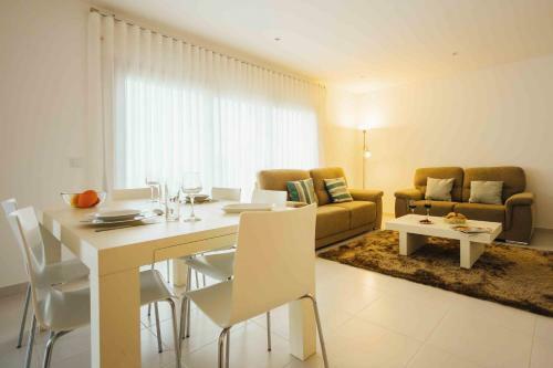 Muralha - 2 Bedroom Apartment By Sch