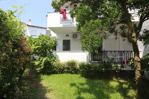 Iris Apartments