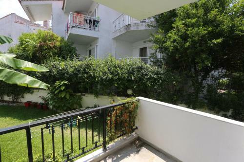 Iris Apartments