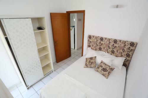 Iris Apartments