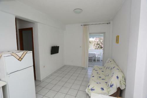 Iris Apartments