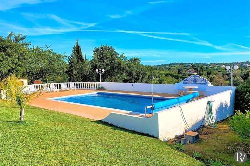 Poco Partido Villa Sleeps 8 With Pool Air Con And Wifi
