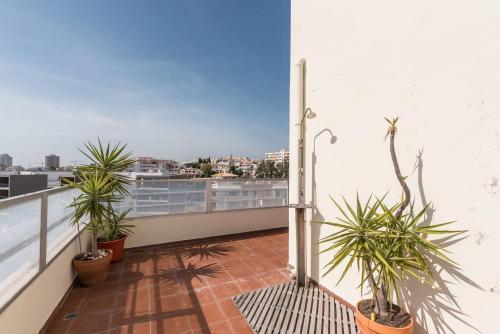 Beautiful 1 Bedroom Apartment With Stunning View