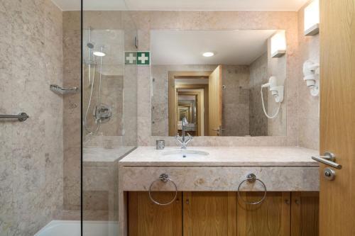 Luxury 2 Bedroom Apartment In Vila Sol Resort
