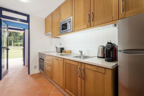 Luxury 2 Bedroom Apartment In Vila Sol Resort