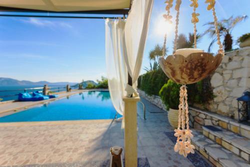 Villa Akros And Suites