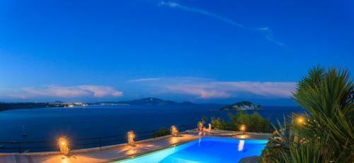 Villa Akros And Suites