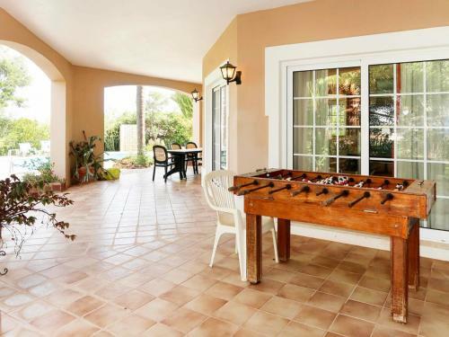 Venda Nova Villa Sleeps 8 With Pool Air Con And Wifi