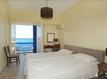 Hotel Delfinia