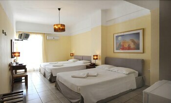 Hotel Delfinia