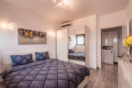 Apartamento 2-room Penthouse Plaza Residence P1