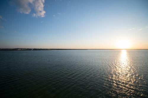 Apartel Marissa Lake