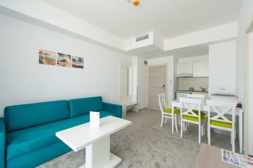 Zip Apartments