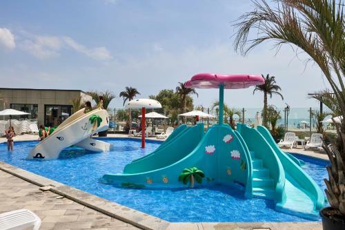 Apartel Dominic