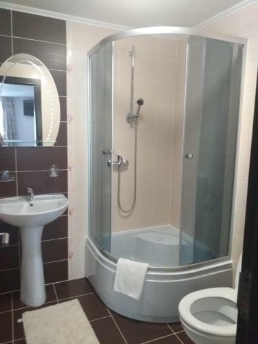 Hostal Pensiunea Rares