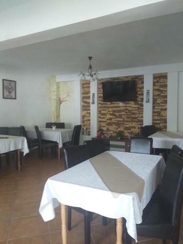 Hostal Pensiunea Rares
