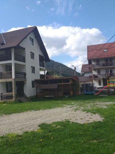 Hostal Pensiunea Rares