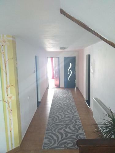 Hostal Pensiunea Rares