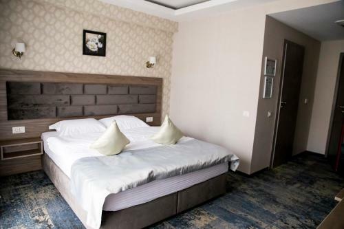 Hotel Yarus Plus