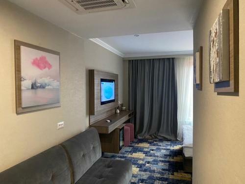 Hotel Yarus Plus
