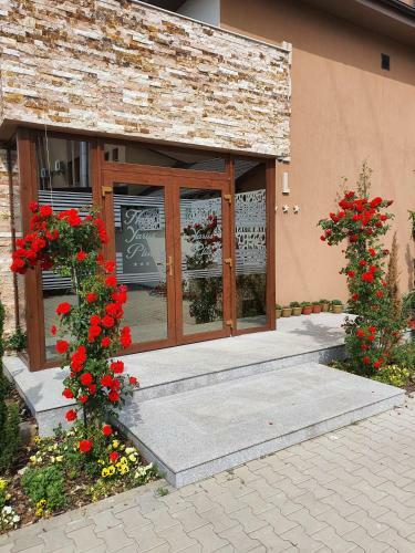 Hotel Yarus Plus