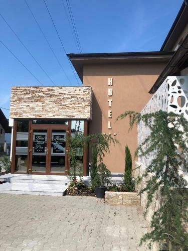 Hotel Yarus Plus
