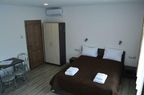 Hostal Cazare 77