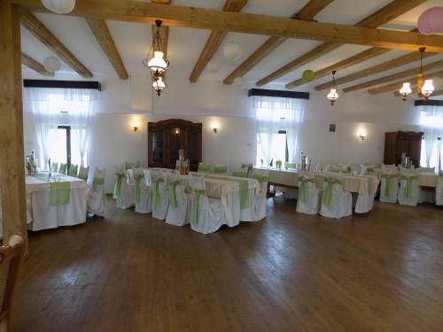 Posada Cserekert, Alszegi Porta