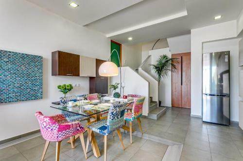 Villa Unlimited Blue