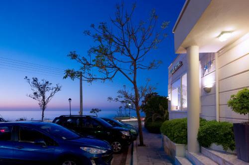 Irida Hotel