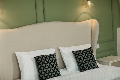 Hostal Riviera Residence