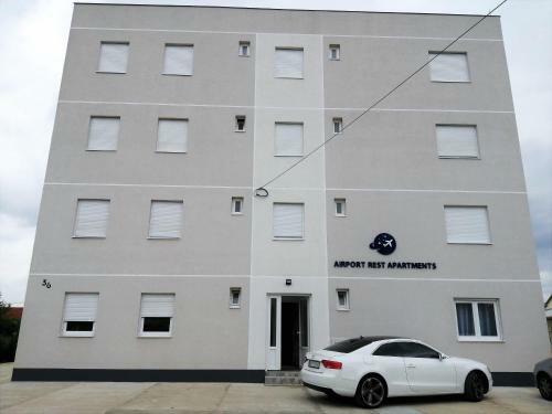 Airport Rest Apartments
