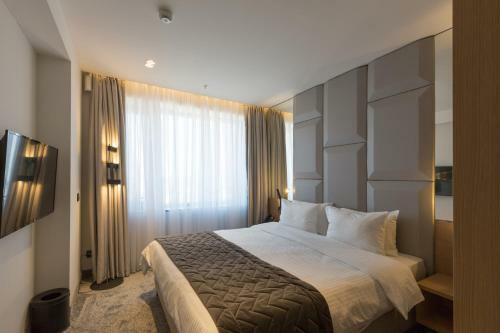 Hotel Mona Plaza