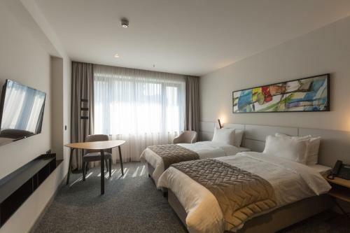 Hotel Mona Plaza