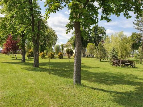 Hotel Schulhoff, Castle And Winery