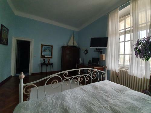 Hotel Schulhoff, Castle And Winery