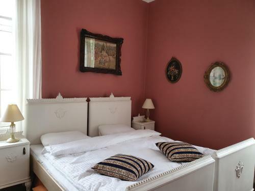 Hotel Schulhoff, Castle And Winery