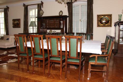 Hotel Schulhoff, Castle And Winery