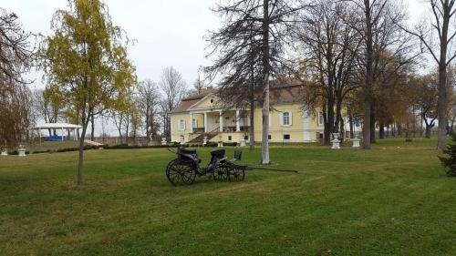 Hotel Schulhoff, Castle And Winery
